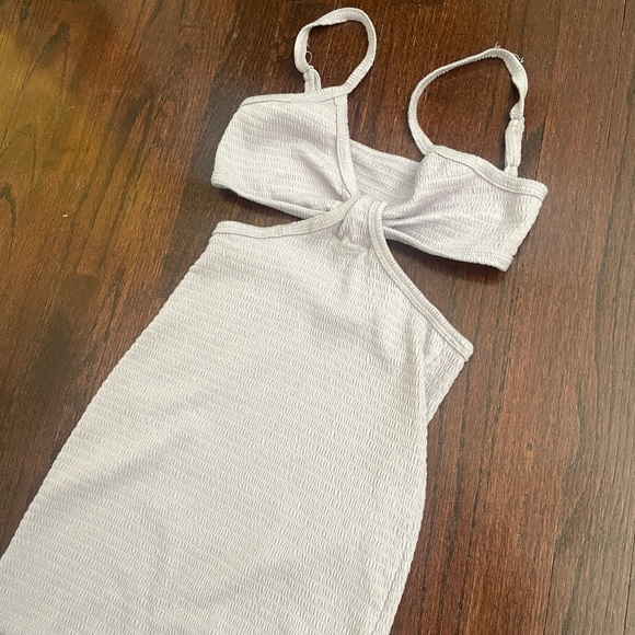 Spring has sprung cut-out Lavender Mini Dress - Picture 5 of 6